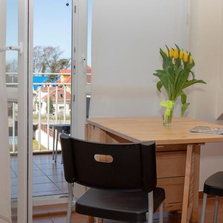 Apartament Z Balkonem I Parkingiem Apartment Rewal Luaran gambar