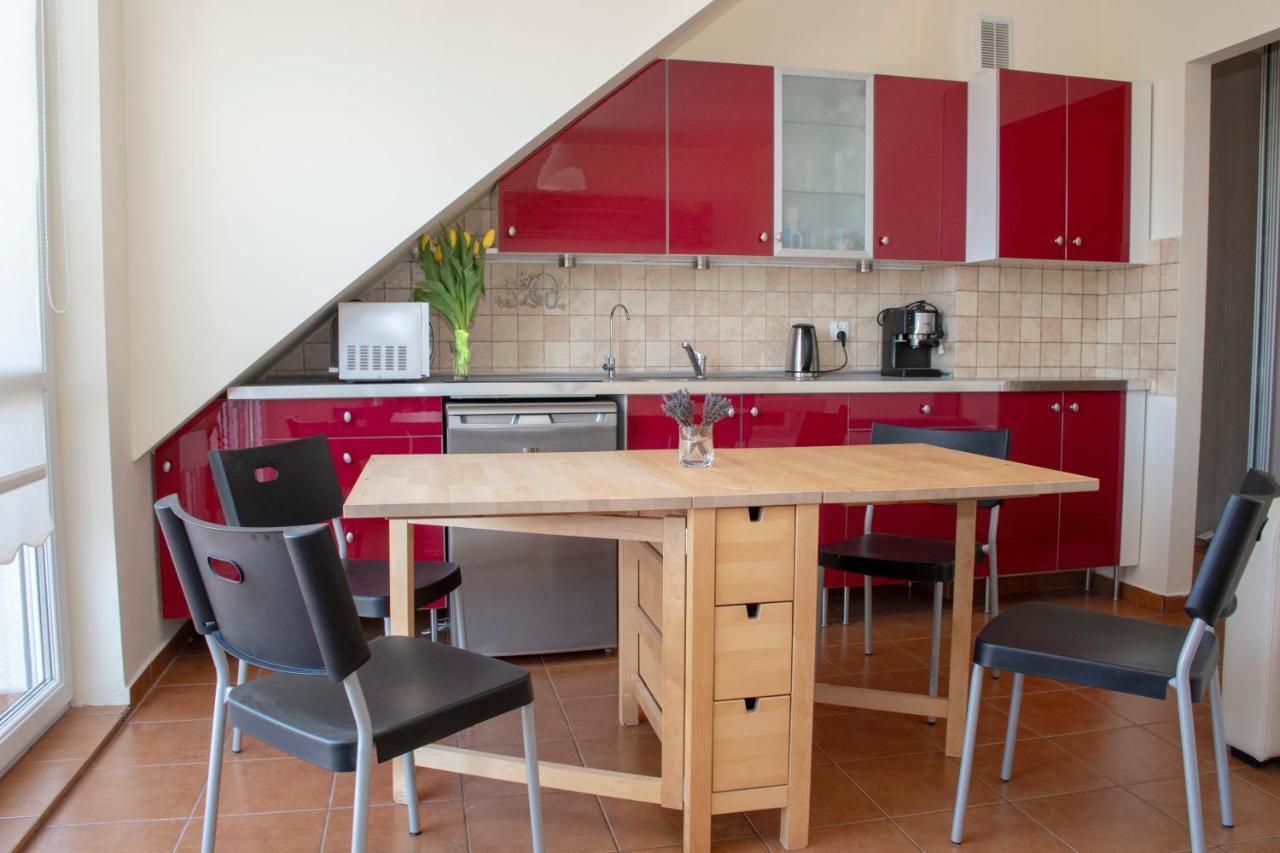 Apartament Z Balkonem I Parkingiem Apartment Rewal Luaran gambar