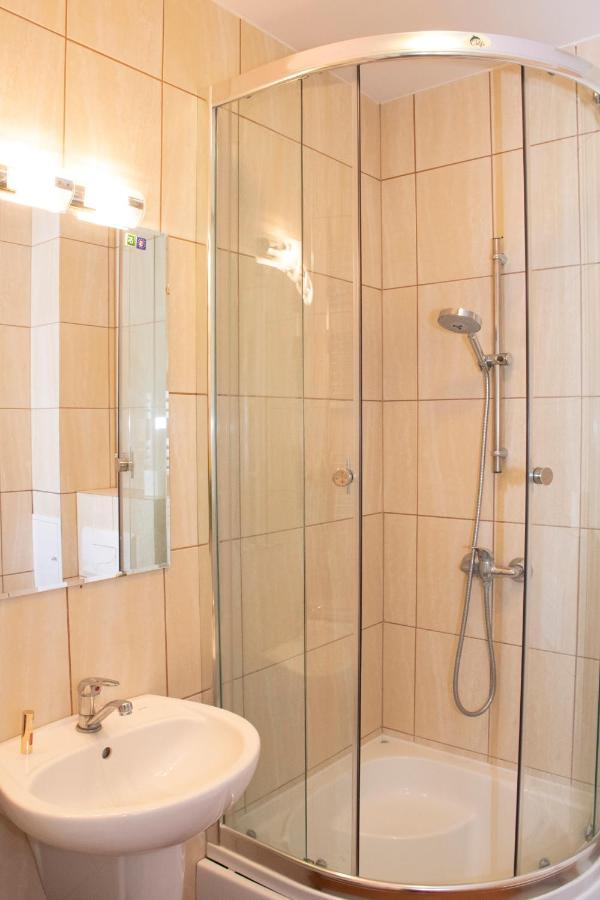 Apartament Z Balkonem I Parkingiem Apartment Rewal Luaran gambar